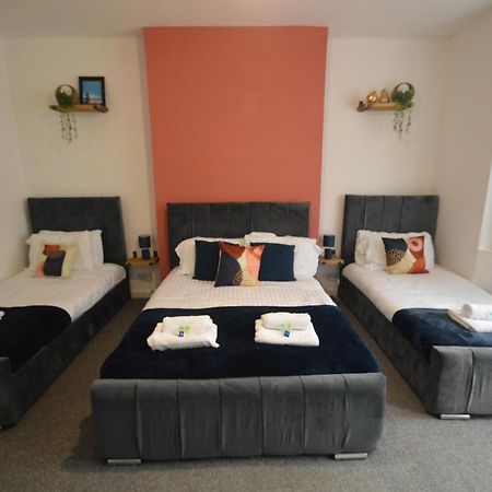 Spacious And Homely 2 Bedroom Flat - Suitelivin Gateshead Buitenkant foto