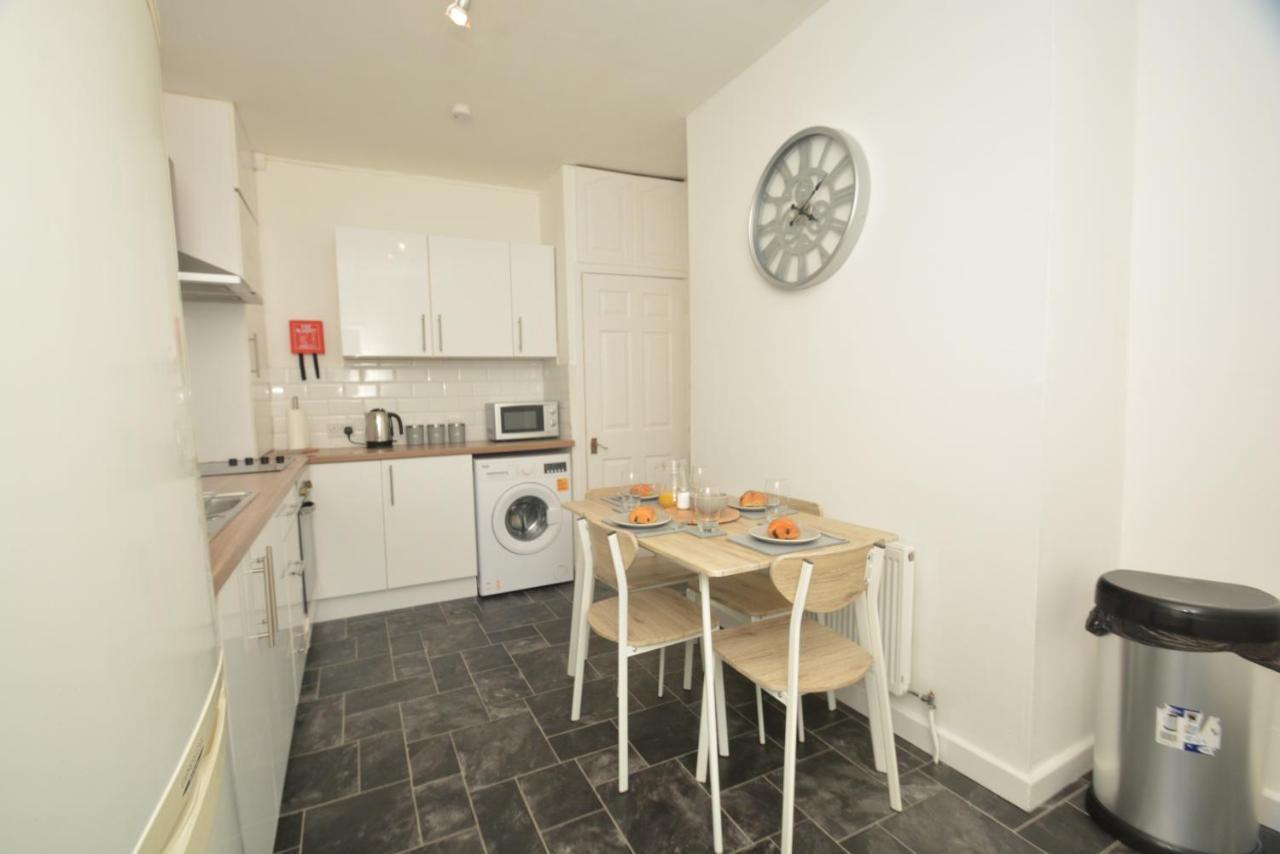 Spacious And Homely 2 Bedroom Flat - Suitelivin Gateshead Buitenkant foto