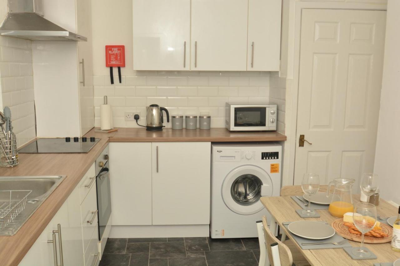 Spacious And Homely 2 Bedroom Flat - Suitelivin Gateshead Buitenkant foto