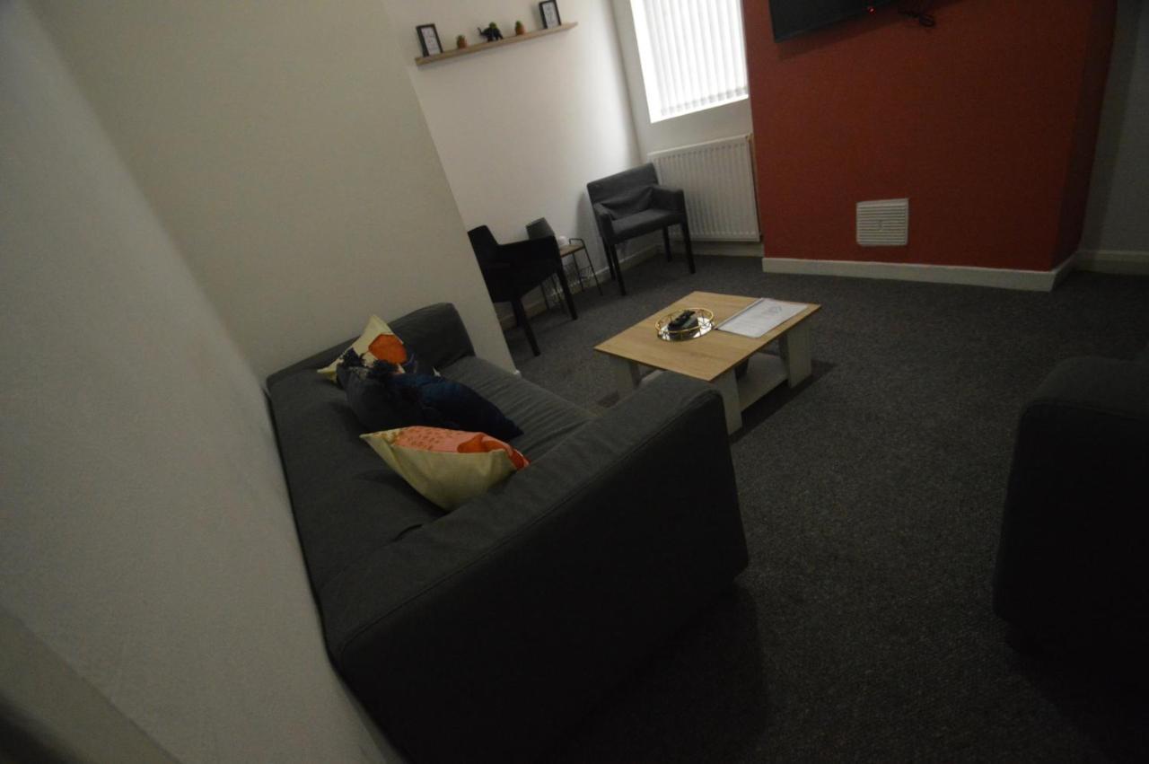 Spacious And Homely 2 Bedroom Flat - Suitelivin Gateshead Buitenkant foto